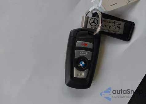 2017 BMW 320I xDrive z USA, uszkodzony, nr VIN WBA8E5G34HNU44902